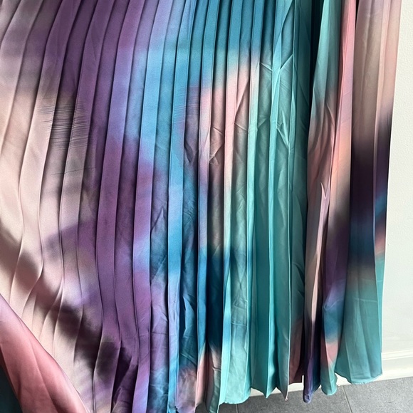 NWT! HUTCH Viola Pleated Ombre Maxi Dress Size 2 - Picture 7 of 8